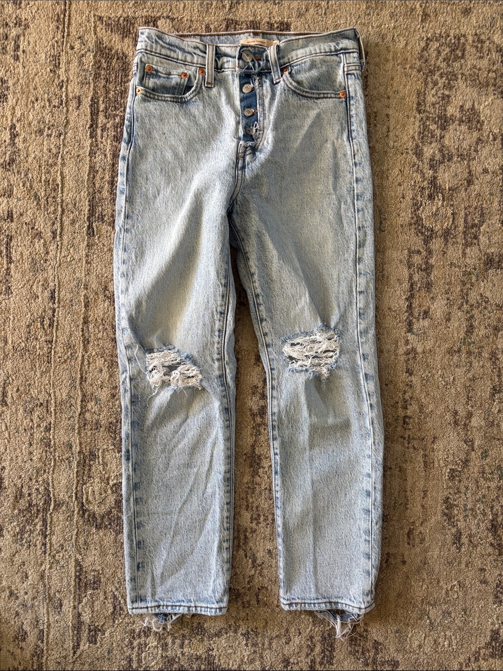 Levi’s Wedgie Straight Fit Light Blue Ripped High-Rise Women’s Jeans sz 26